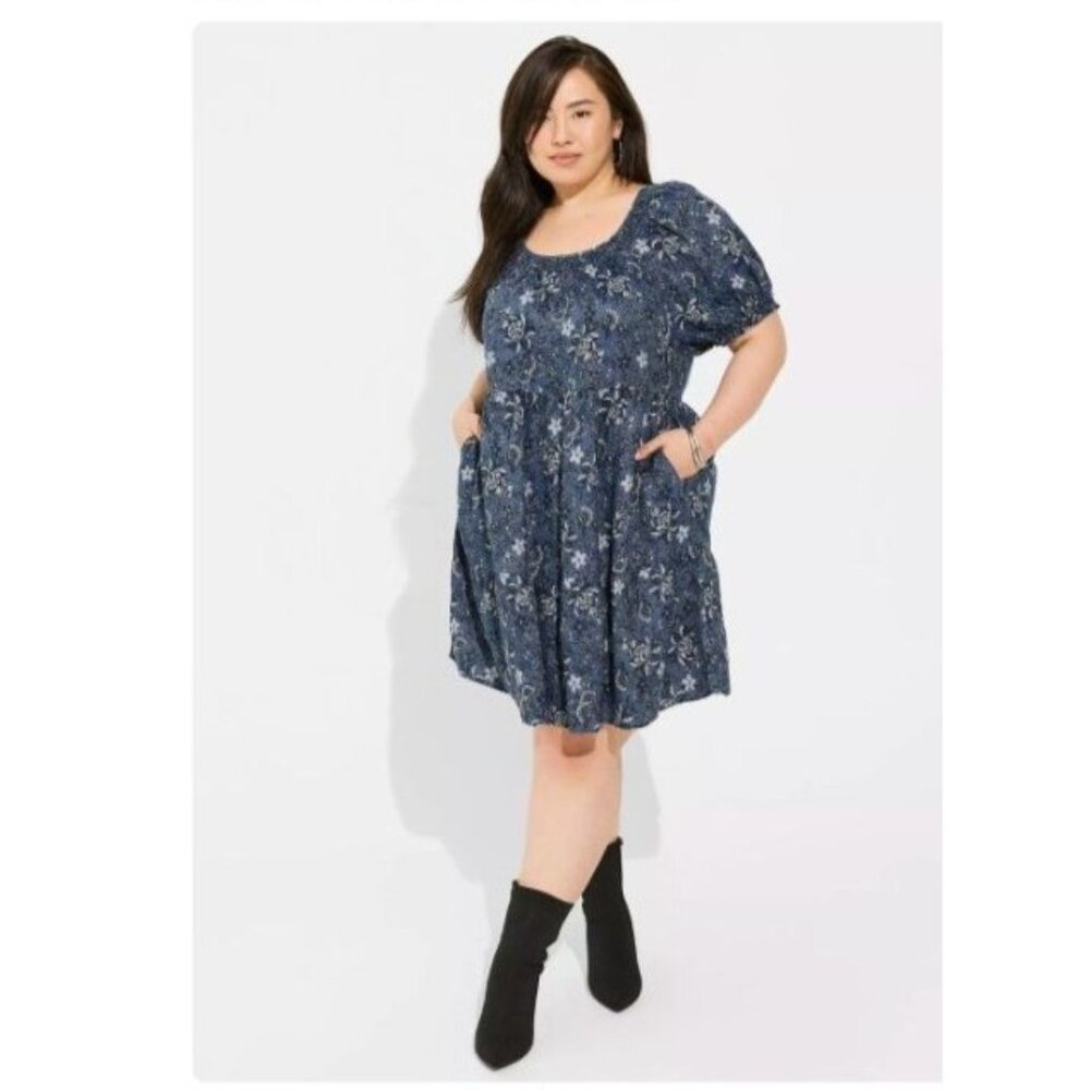 Torrid Mini Chambray Puff Sleeve Smocked Dress size 1X plus blue womens